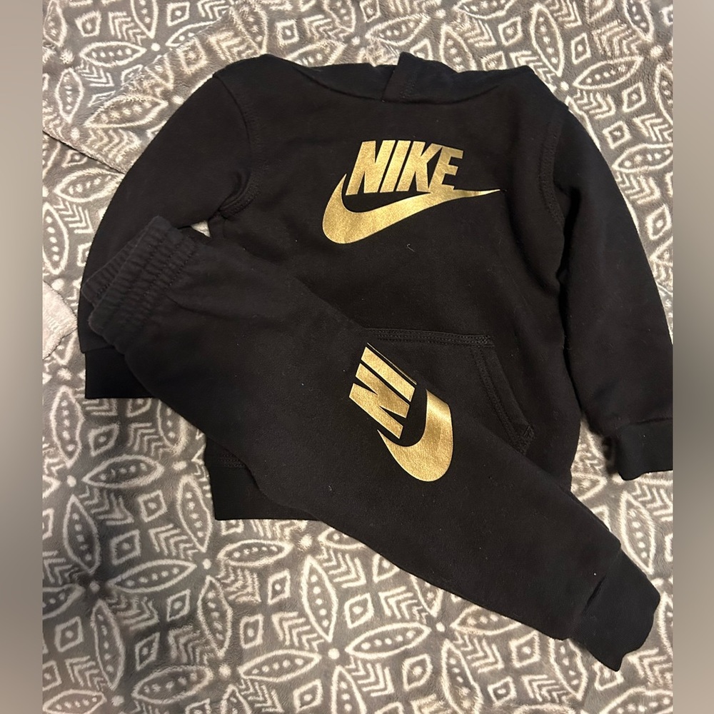 Nike sweatsuit set